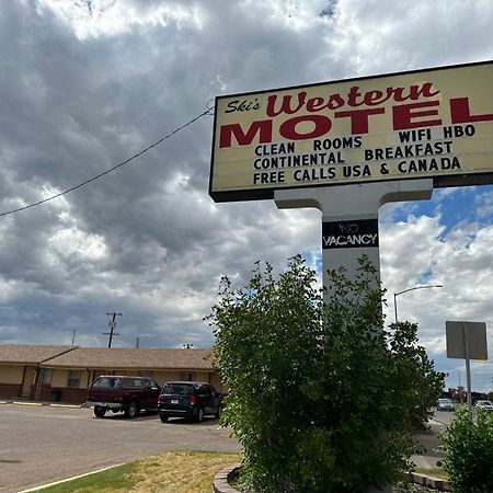 Ski'S Western Motel Great Falls Extérieur photo
