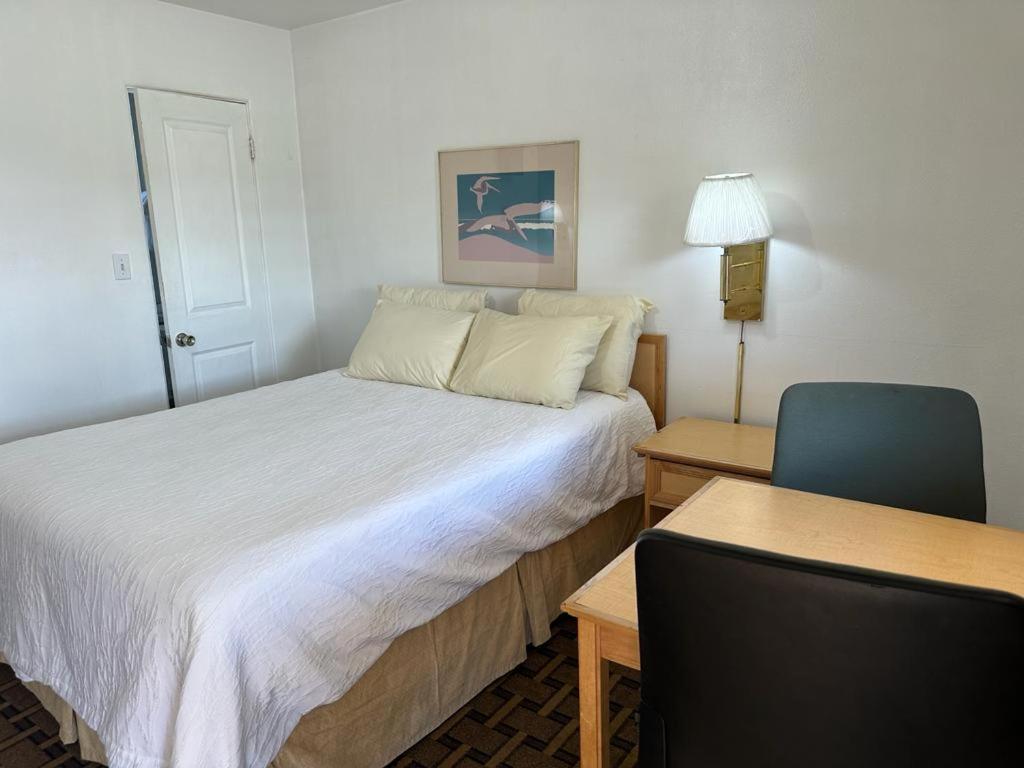 Ski'S Western Motel Great Falls Extérieur photo