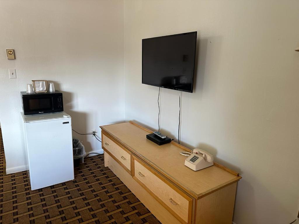 Ski'S Western Motel Great Falls Extérieur photo