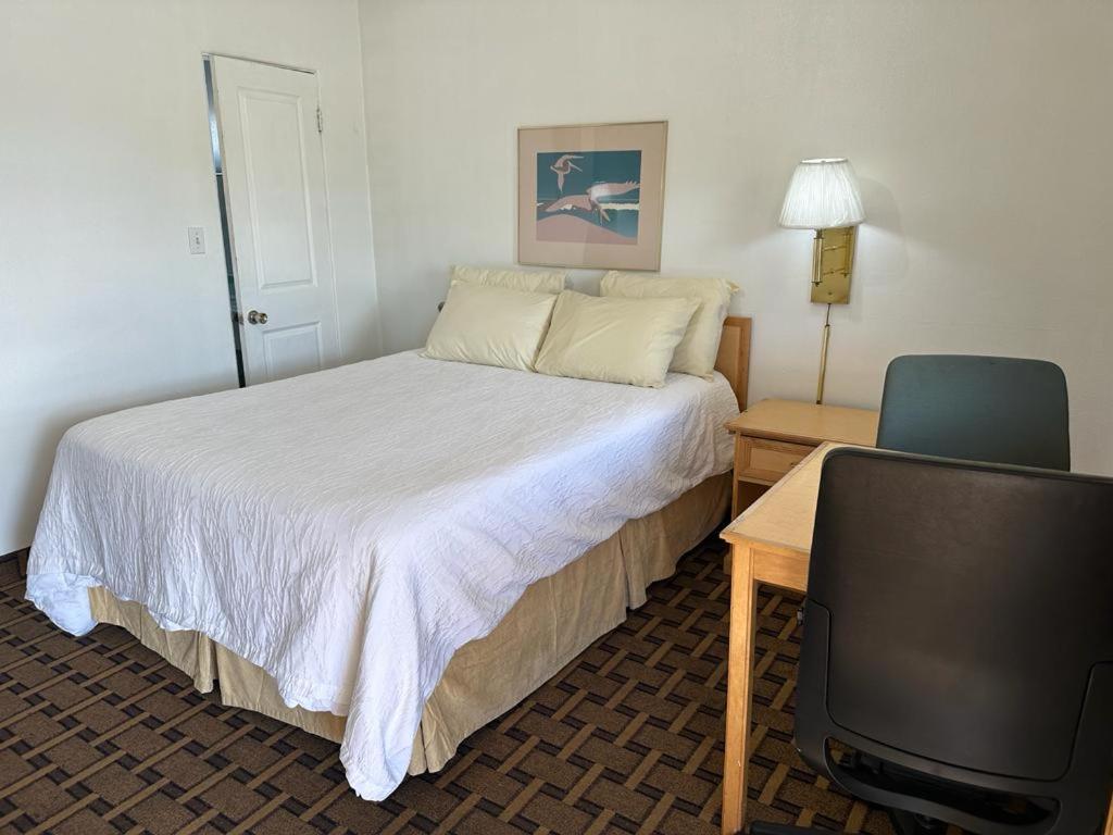 Ski'S Western Motel Great Falls Extérieur photo