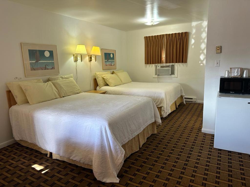 Ski'S Western Motel Great Falls Extérieur photo