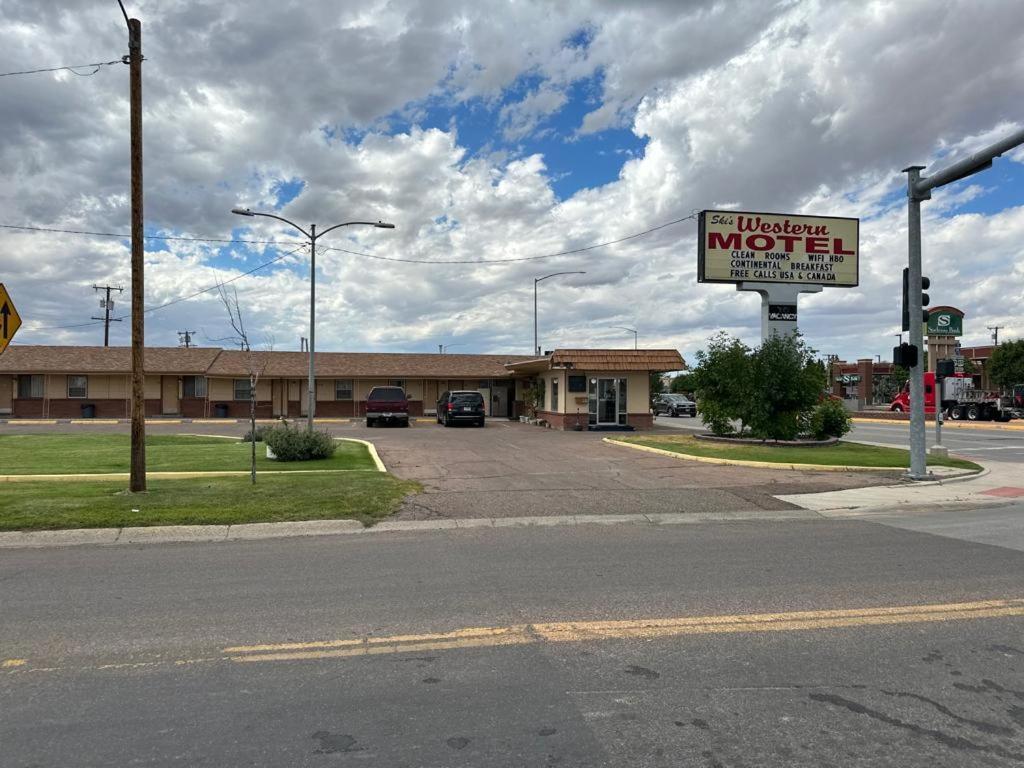 Ski'S Western Motel Great Falls Extérieur photo